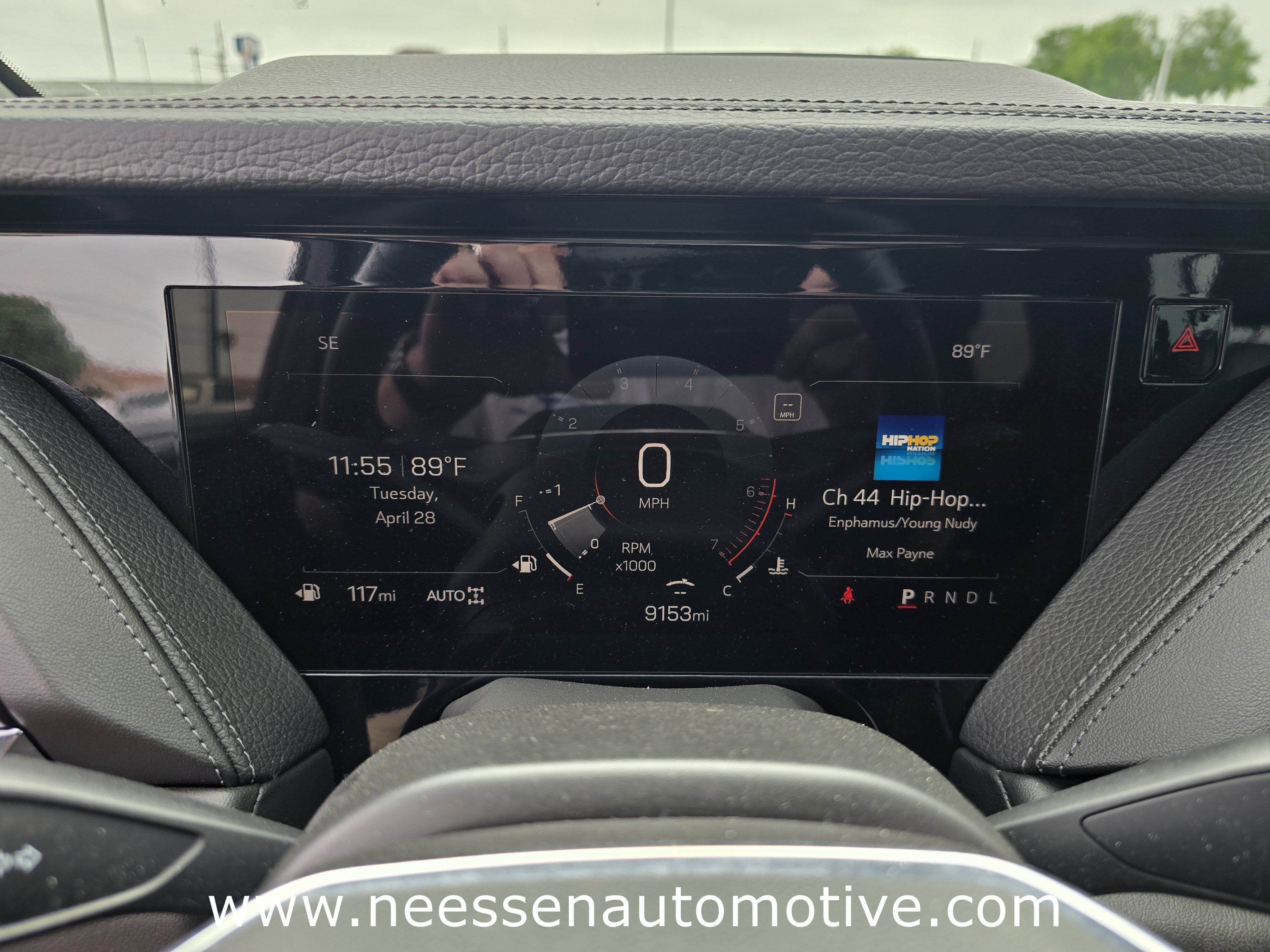 Used 2025 GMC Yukon Denali AWD/4WD image 8