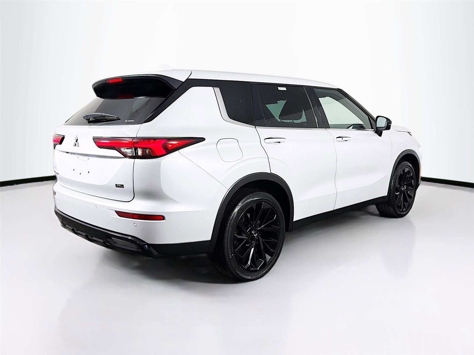 Used 2023 Mitsubishi Outlander SEL Black Edition AWD/4WD image 7