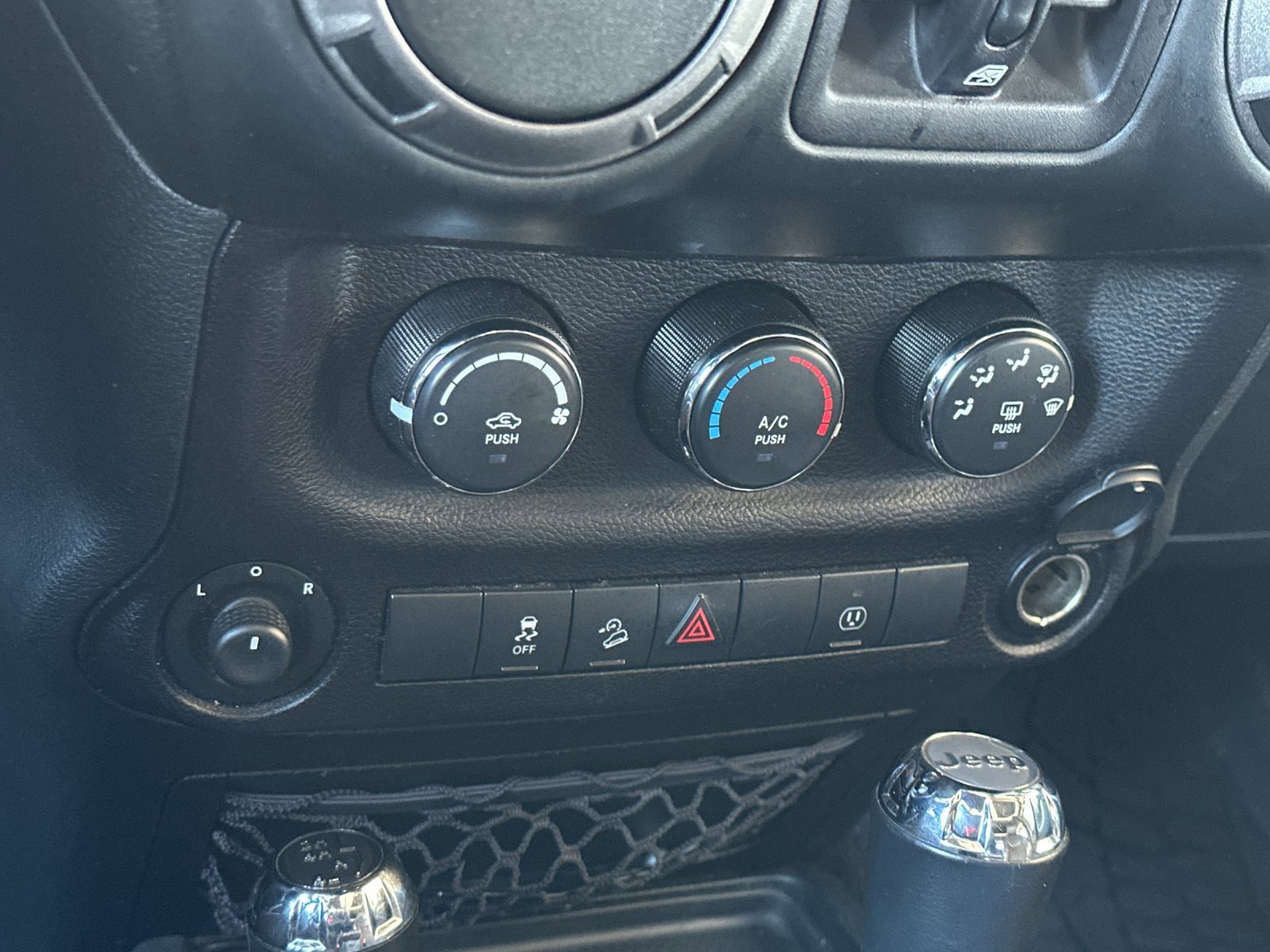 Used 2018 Jeep Wrangler Unlimited Sport image 19