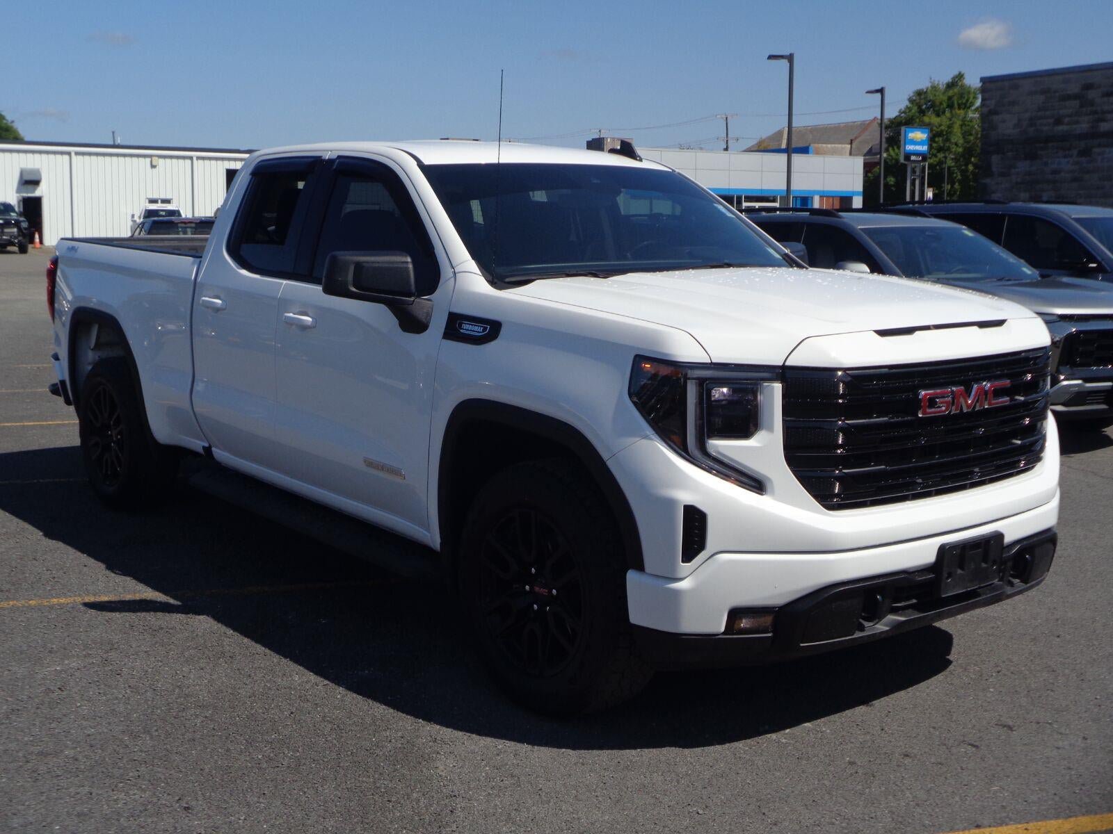Certified 2025 GMC Sierra 1500 Elevation AWD/4WD image 3