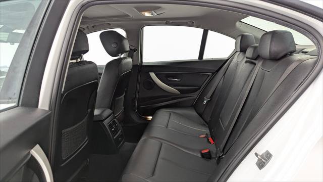 Used 2018 BMW 320i xDrive Sedan AWD/4WD image 16