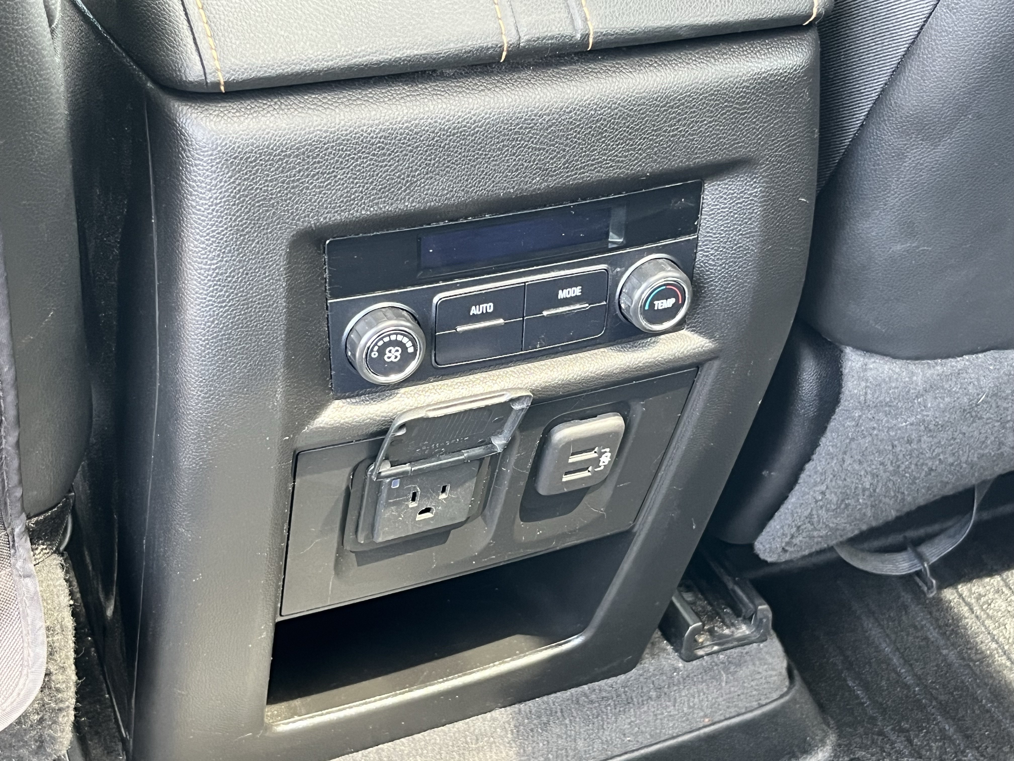 Used 2019 Chevrolet Traverse LT w/ LT Premium Package AWD/4WD image 21