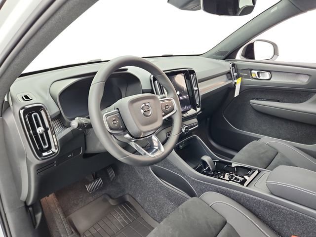 New 2026 Volvo XC40 B5 Ultra w/ Climate Package image 20
