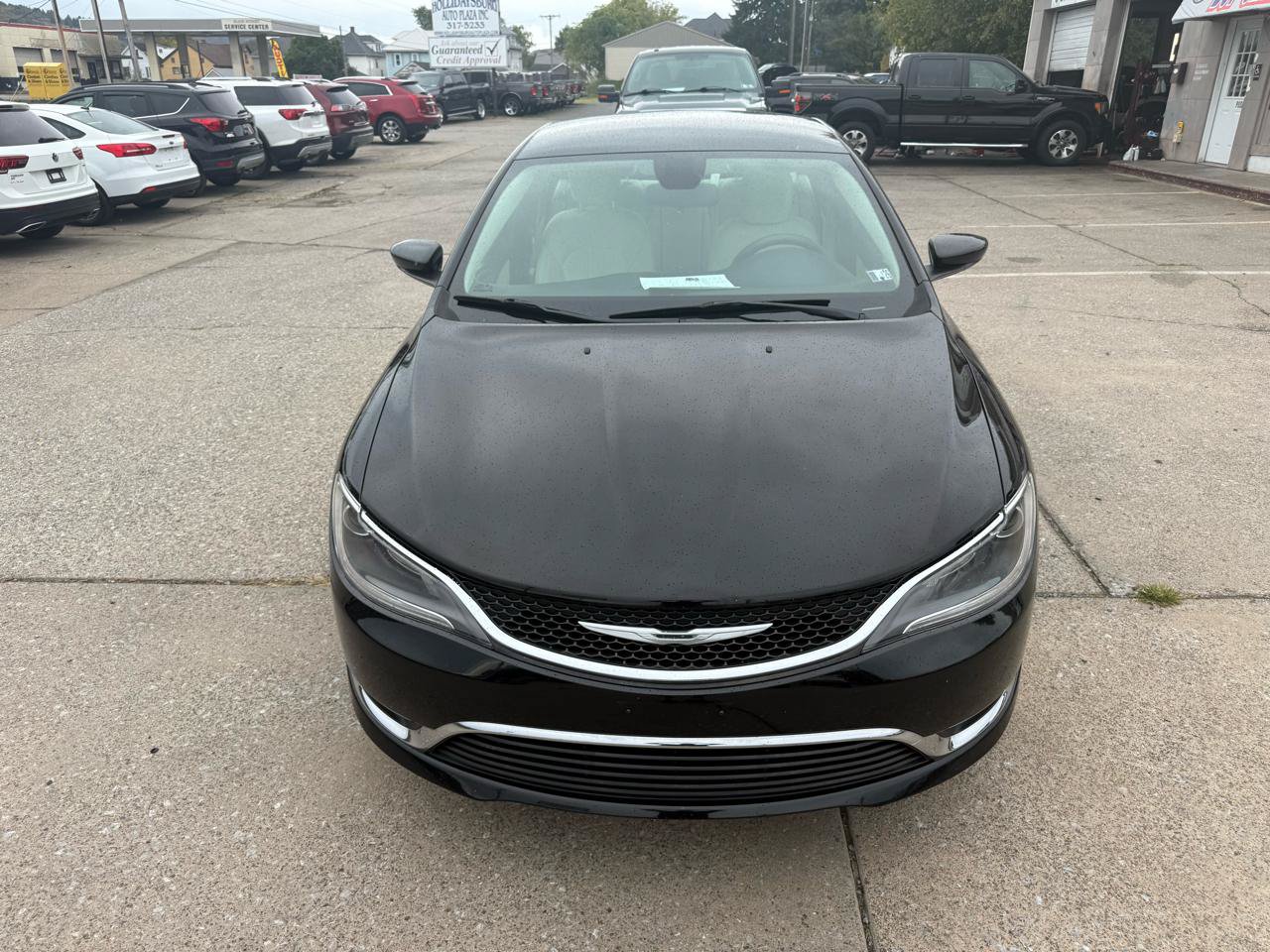 Used 2015 Chrysler 200 Limited FWD image 4