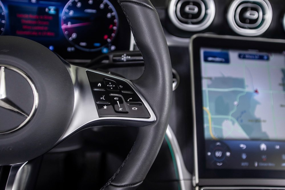 Used 2025 Mercedes-Benz CLE 300 4MATIC Cabriolet image 34