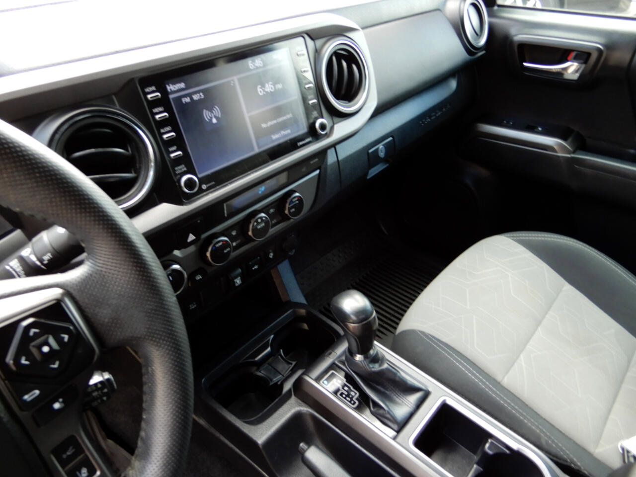 Used 2022 Toyota Tacoma TRD Off-Road image 13