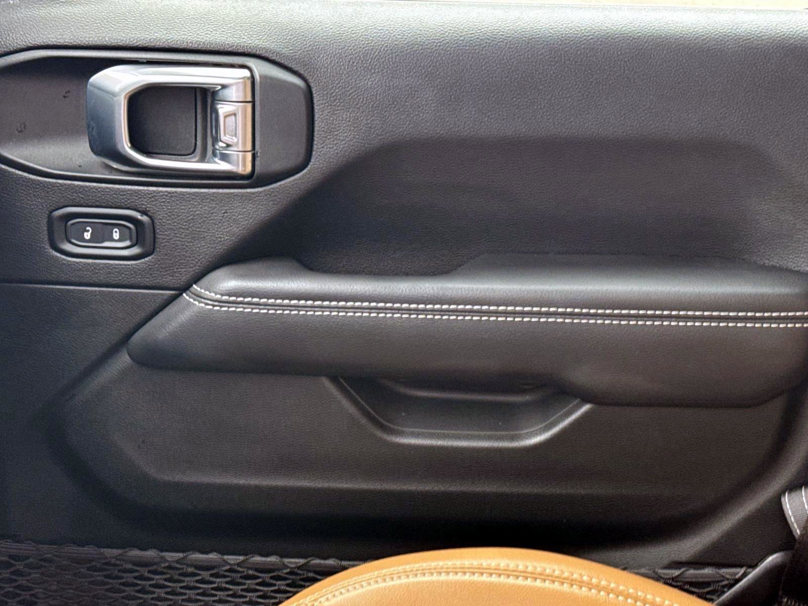 Used 2023 Jeep Wrangler Unlimited Sahara w/ Cold Weather Group image 15