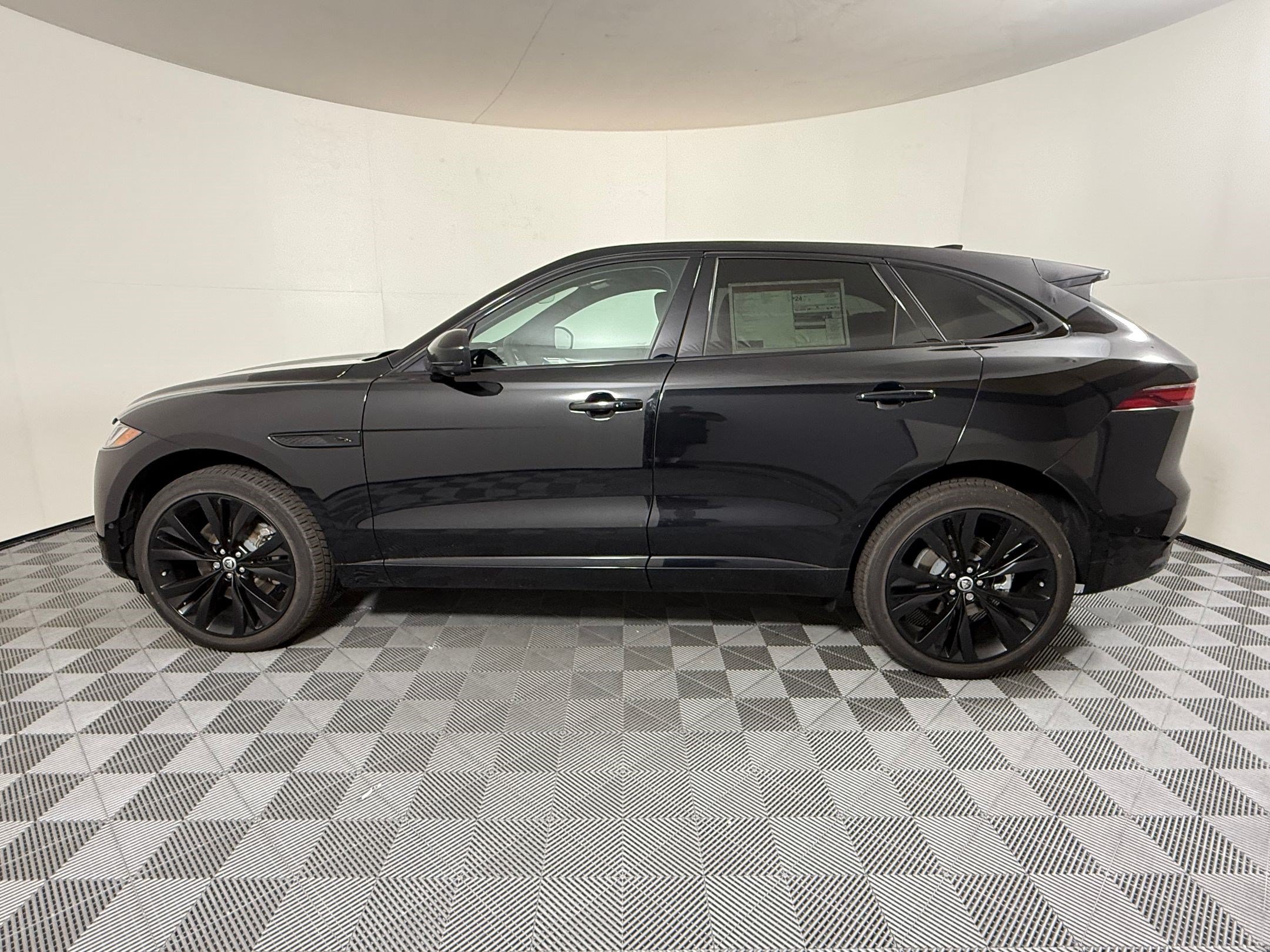 New 2026 Jaguar F-PACE R-Dynamic S AWD/4WD image 2