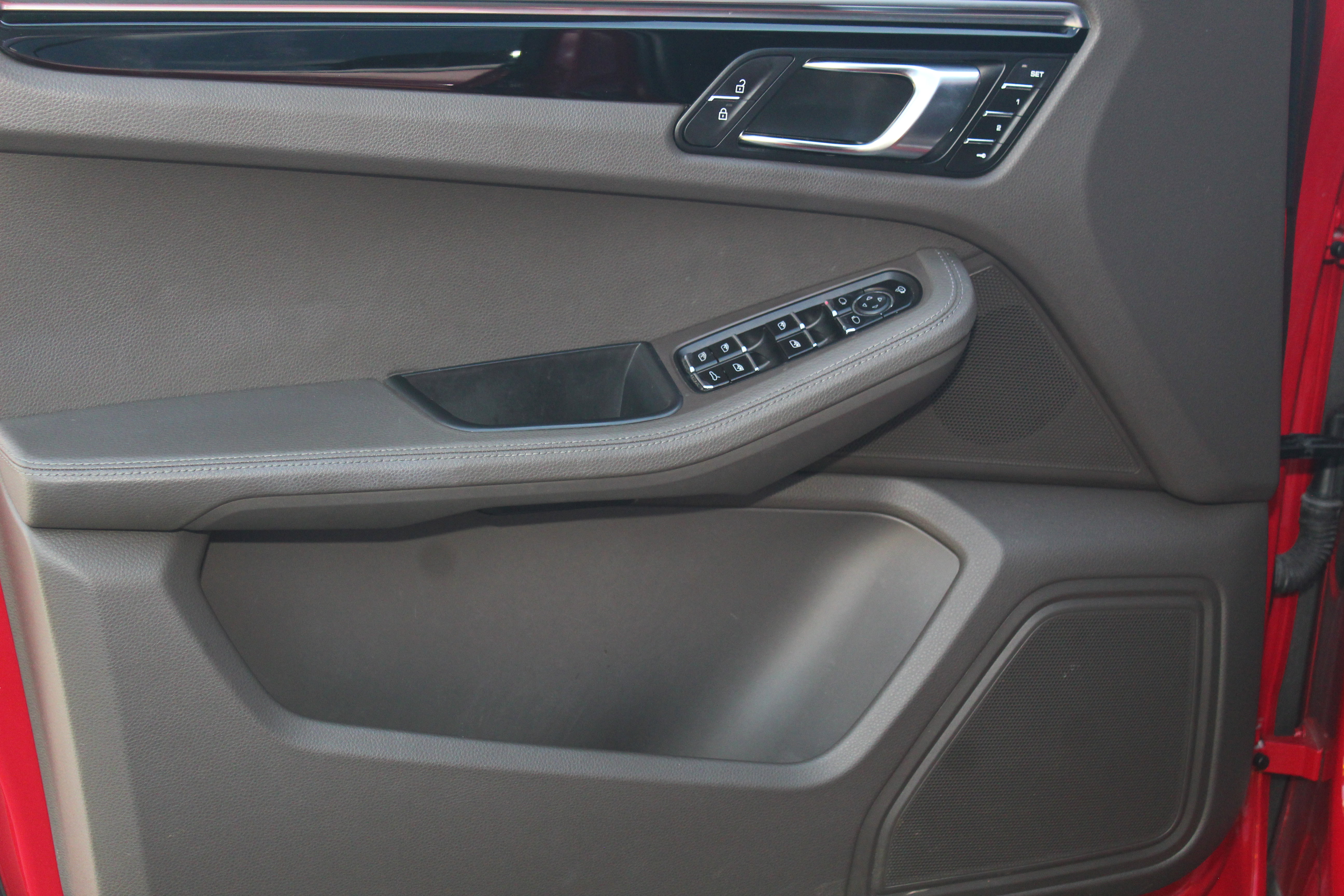 Used 2022 Porsche Macan S image 23