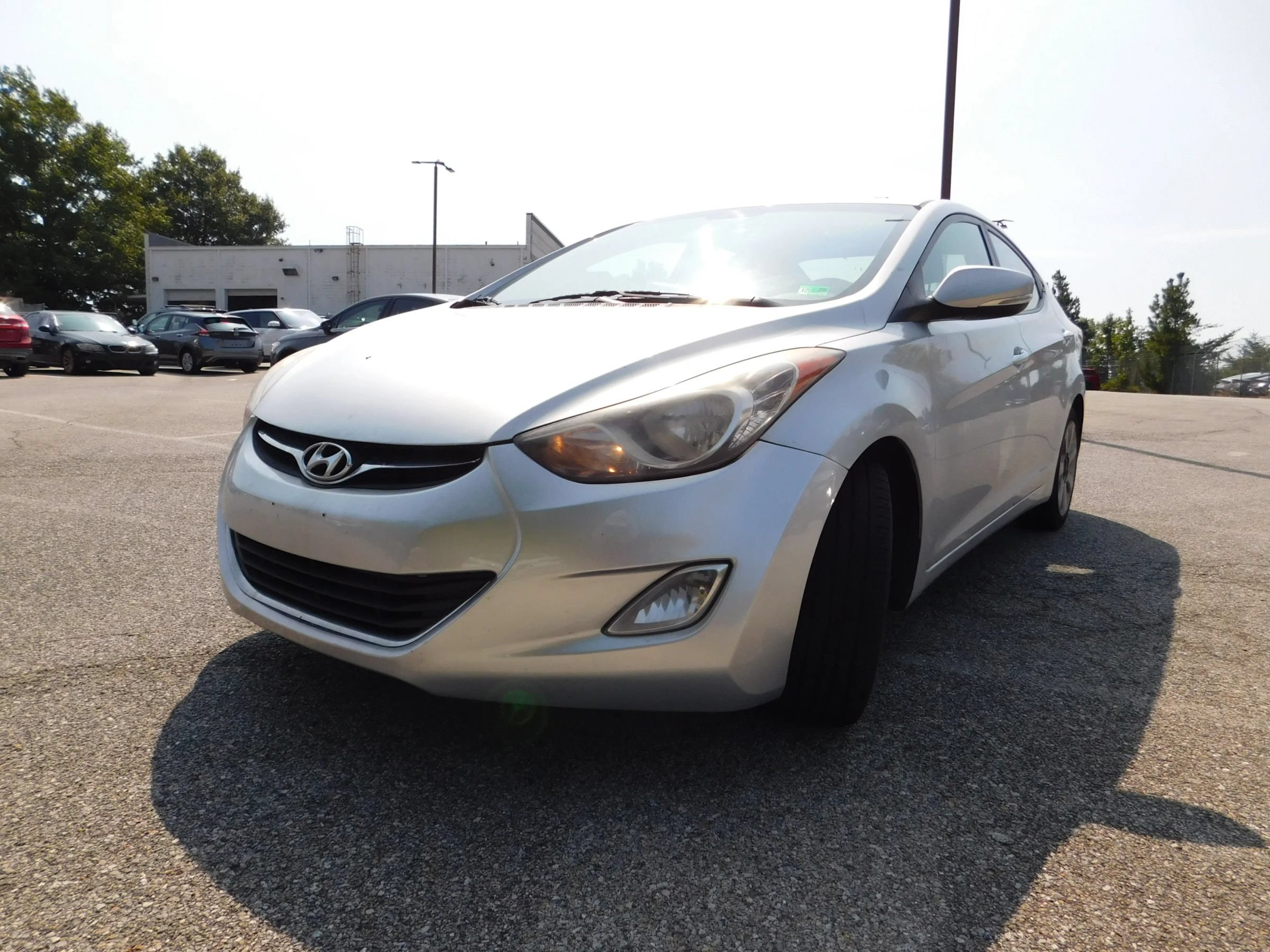 Used 2011 Hyundai Elantra Limited w/ Premium Pkg 5 FWD image 3