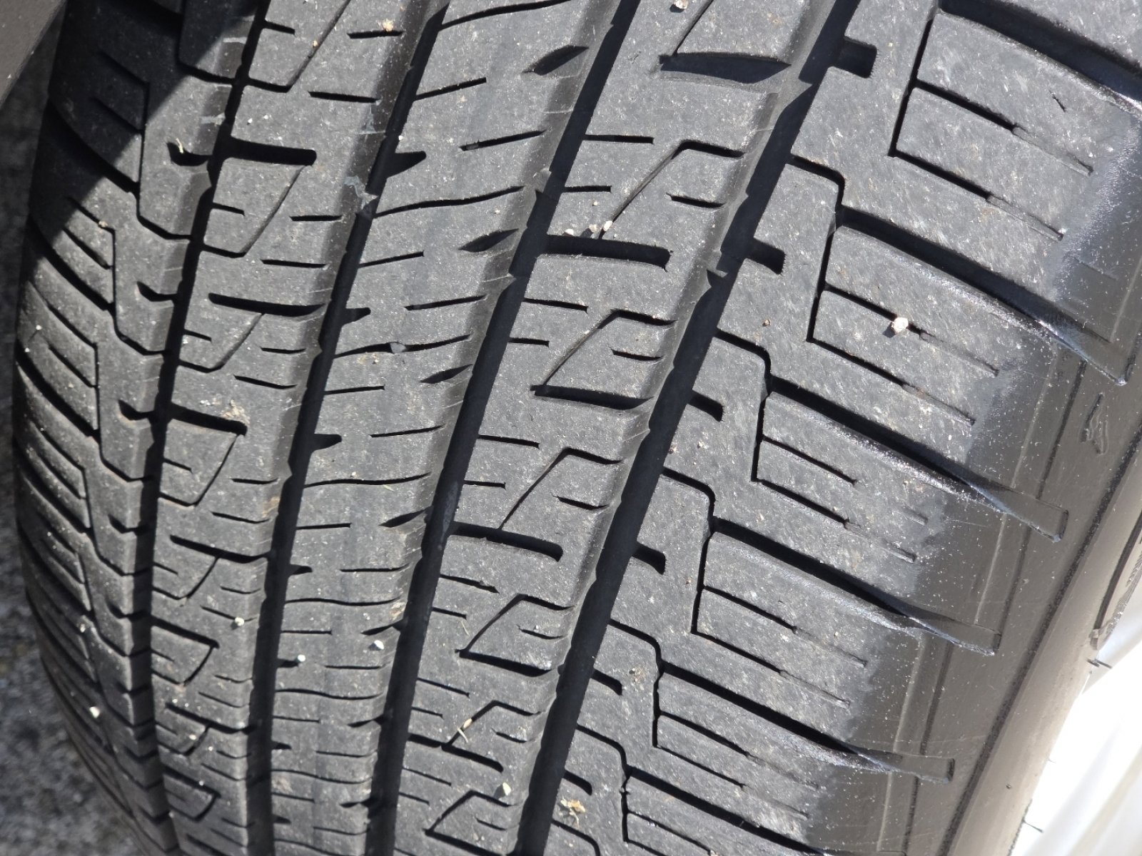 Used 2018 Ford Escape Titanium w/ Ford Safe & Smart Package image 11