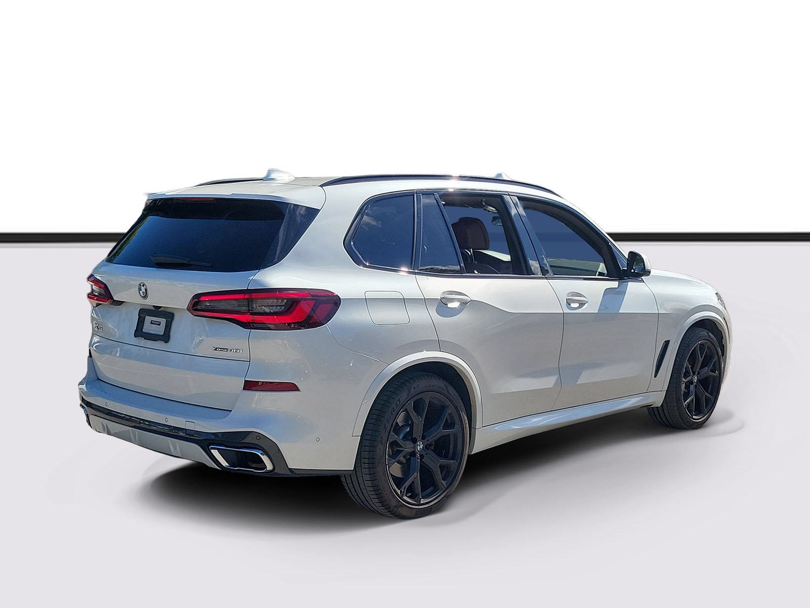 Used 2021 BMW X5 xDrive40i w/ M Sport Package AWD/4WD image 3
