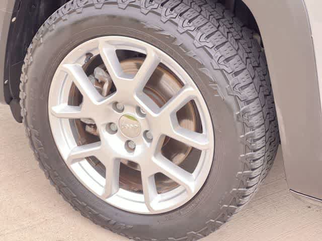 Used 2020 Jeep Renegade Latitude FWD image 9