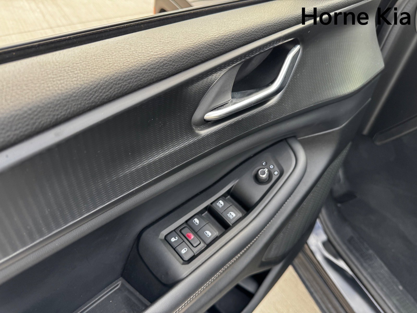 Used 2024 Jeep Grand Cherokee Altitude image 11