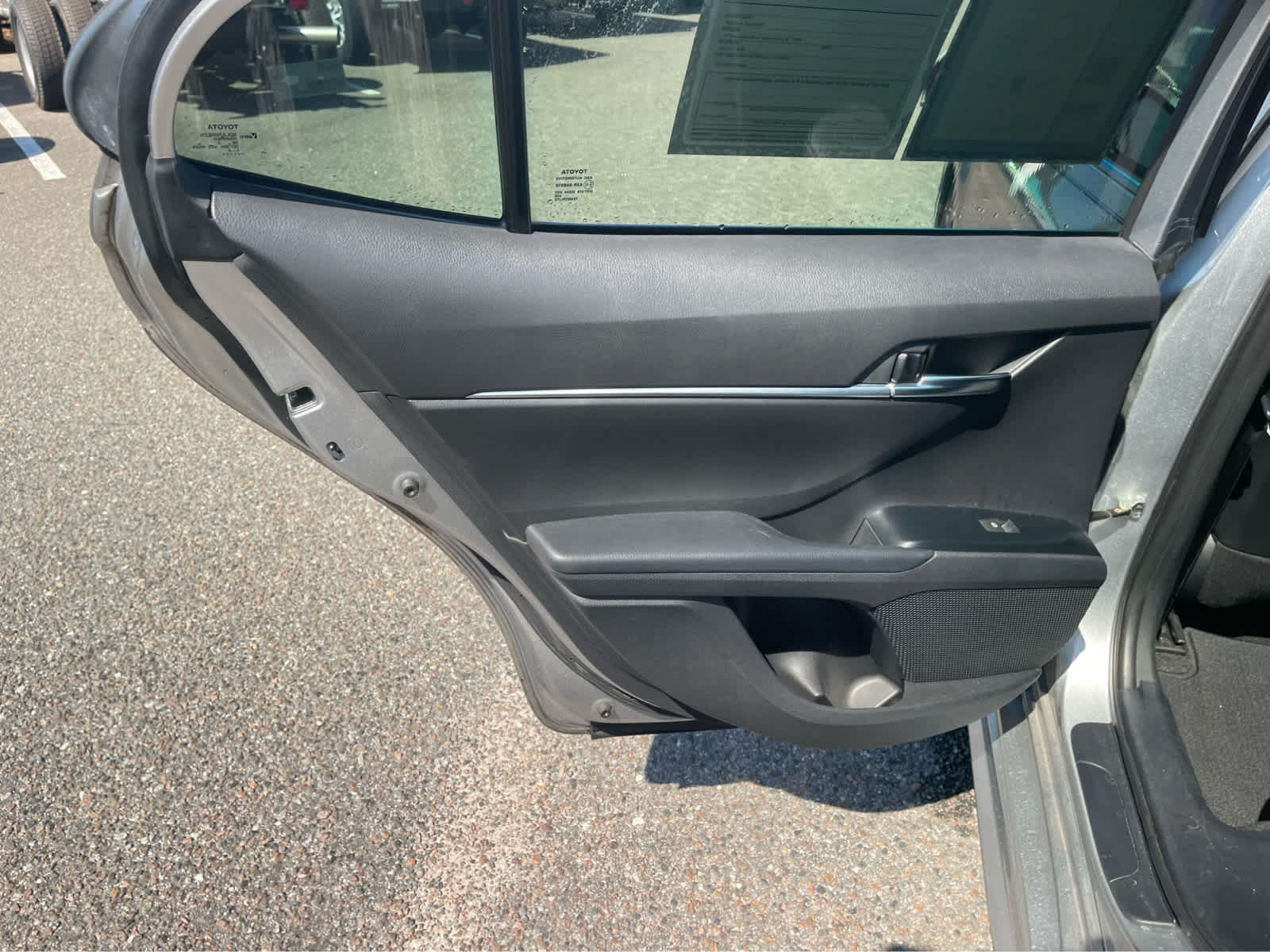 Used 2022 Toyota Camry LE FWD image 17