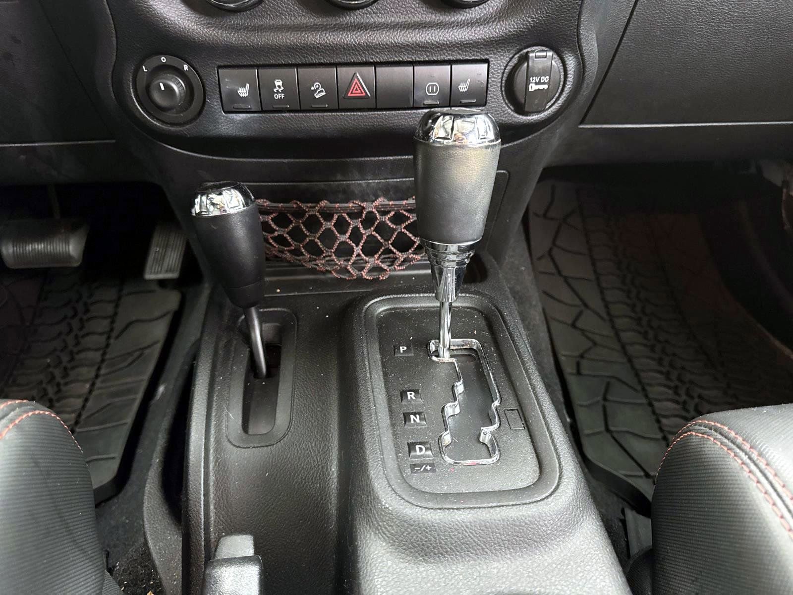 Used 2012 Jeep Wrangler Unlimited Sahara image 23