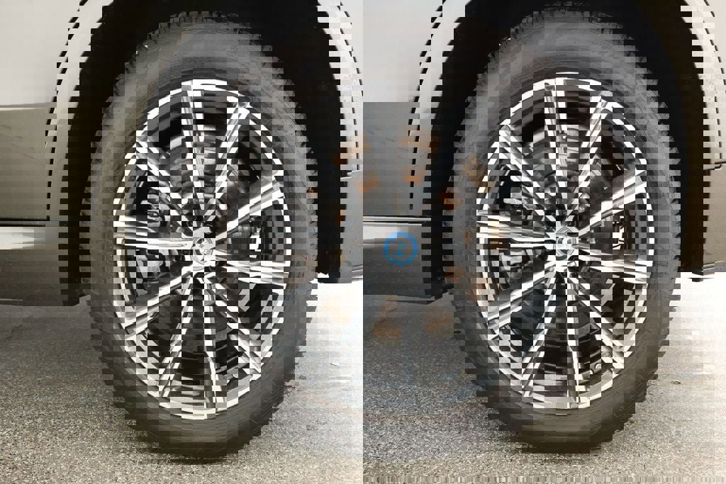 Used 2024 BMW X5 xDrive50e w/ M Sport Package image 7