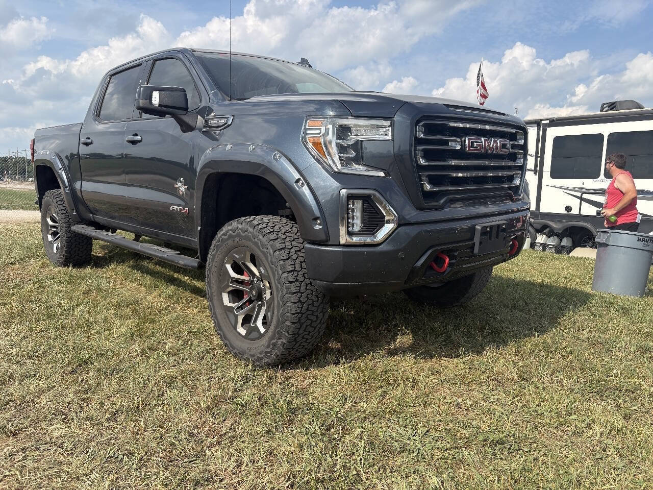 Used 2020 GMC Sierra 1500 AT4 w/ AT4 Premium Package AWD/4WD image 4