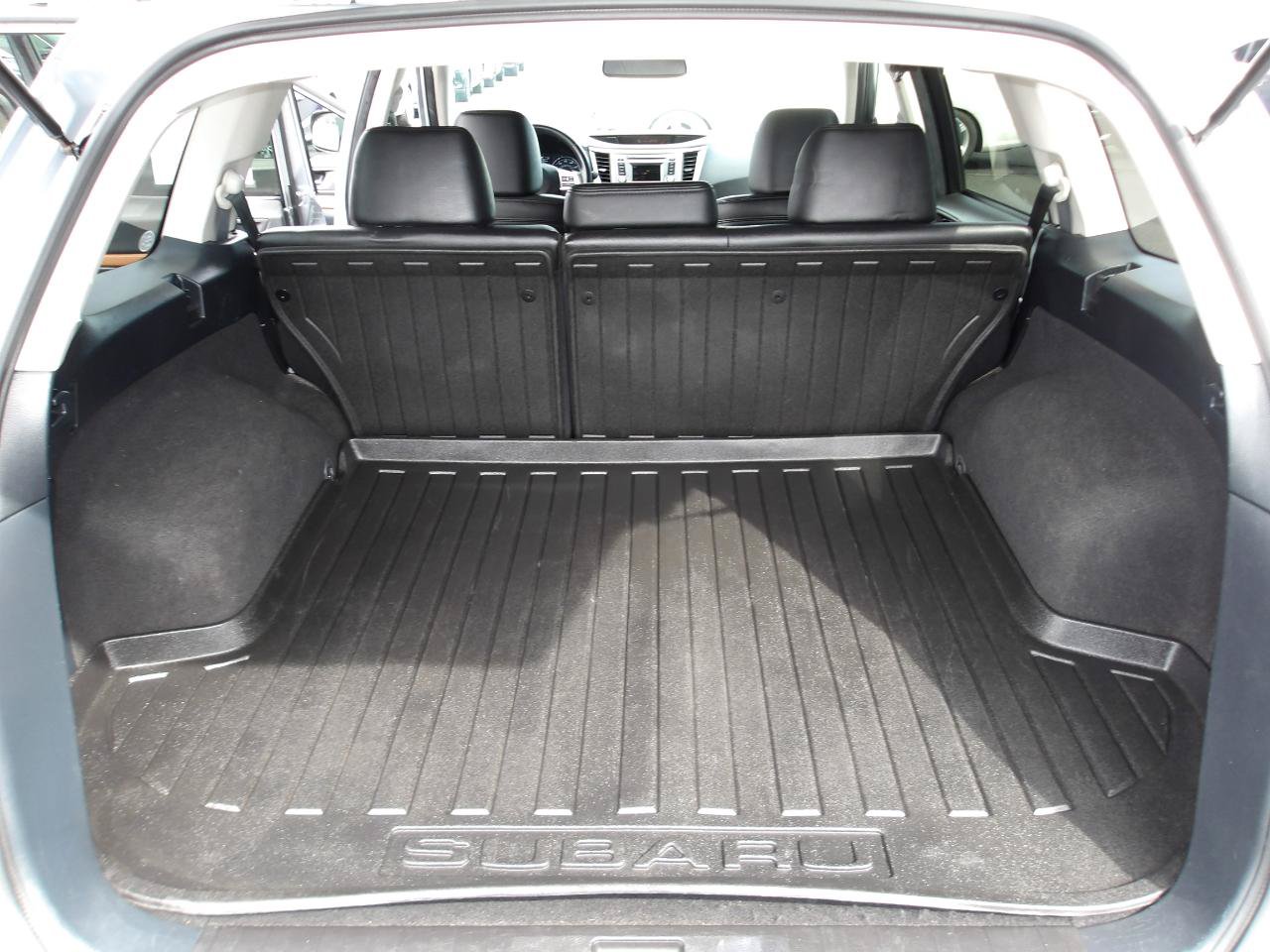 Used 2014 Subaru Outback 3.6R Limited w/ Moonroof Package AWD/4WD image 12