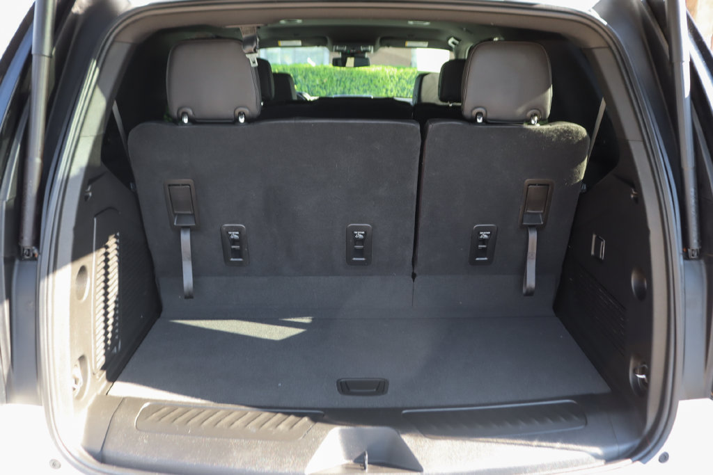 Used 2023 Chevrolet Tahoe LT RWD image 9