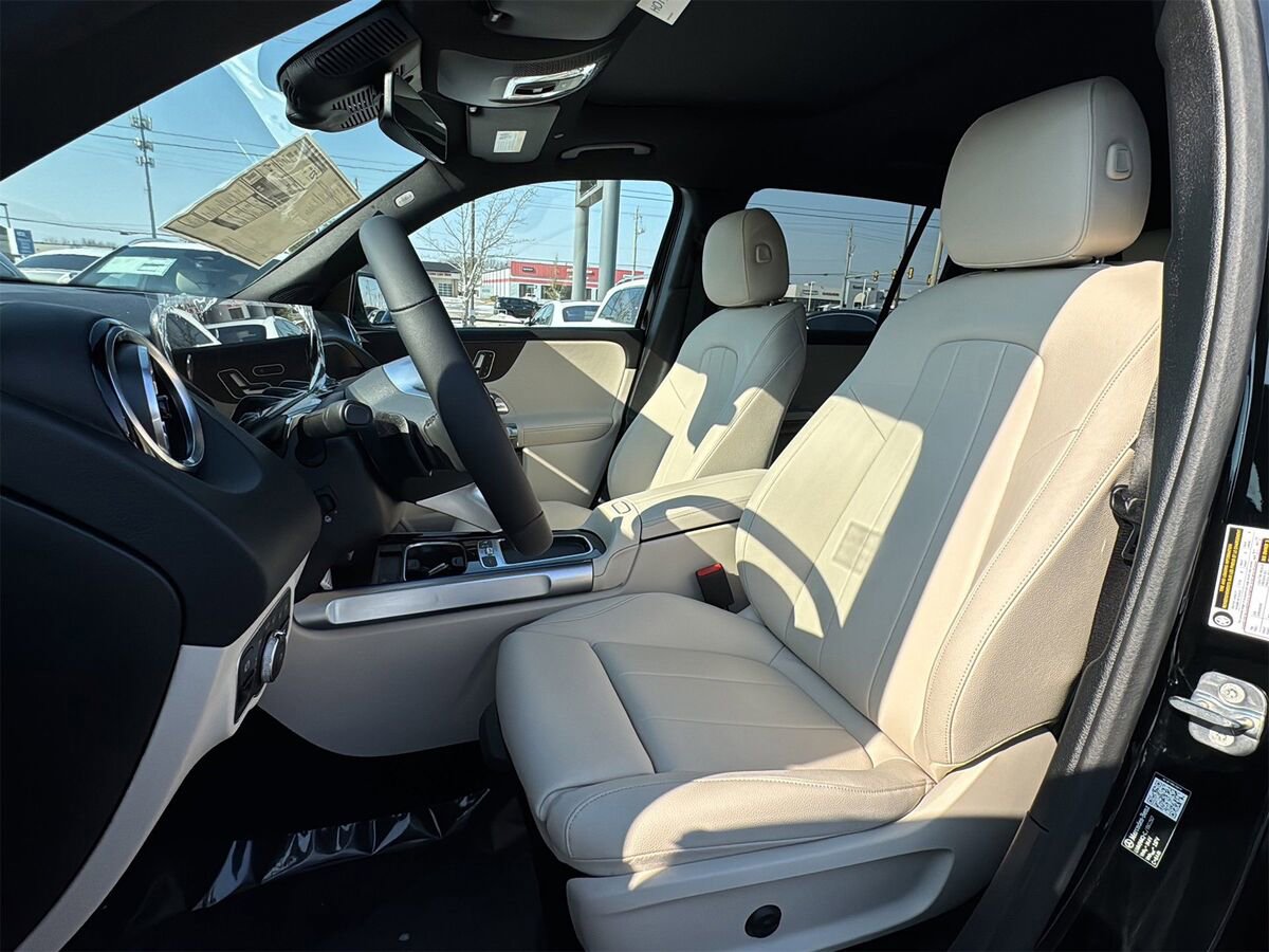 New 2026 Mercedes-Benz GLB 250 4MATIC image 14