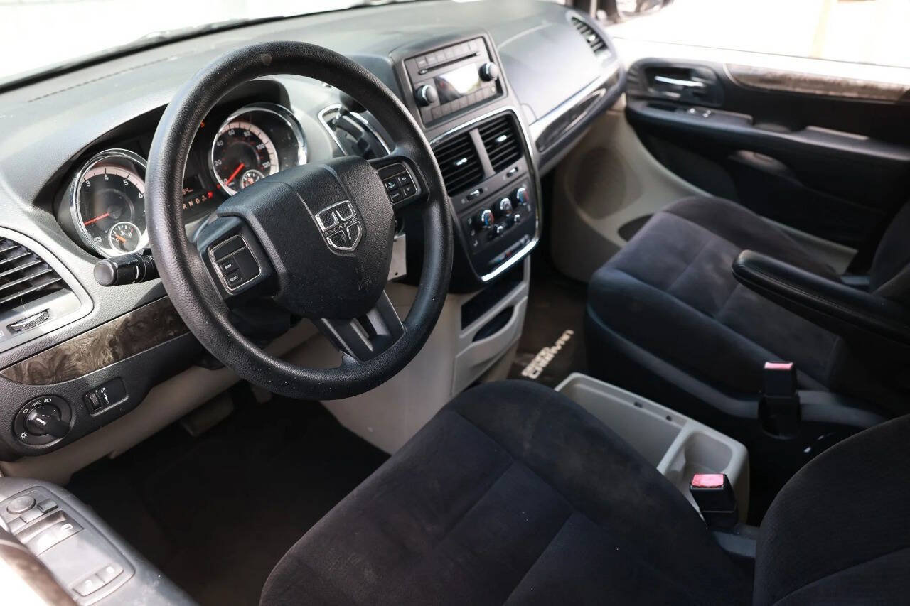 Used 2014 Dodge Grand Caravan SE w/ Quick Order Package 29E SE FWD image 26
