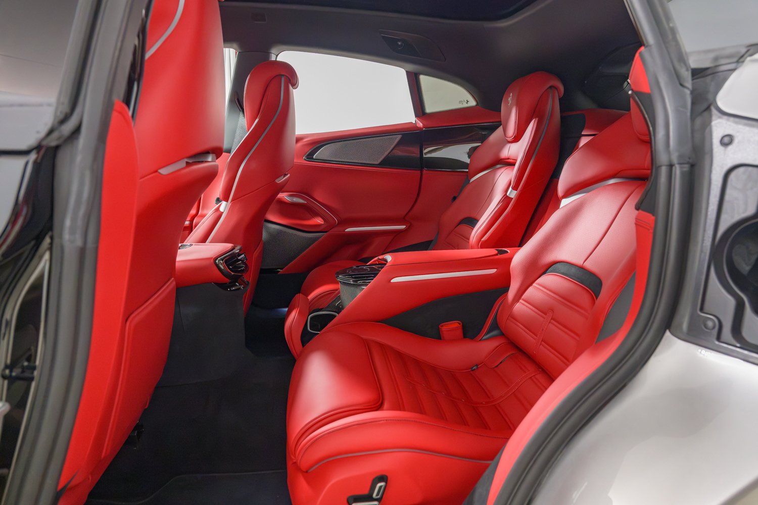 Certified 2025 Ferrari Purosangue AWD/4WD image 24