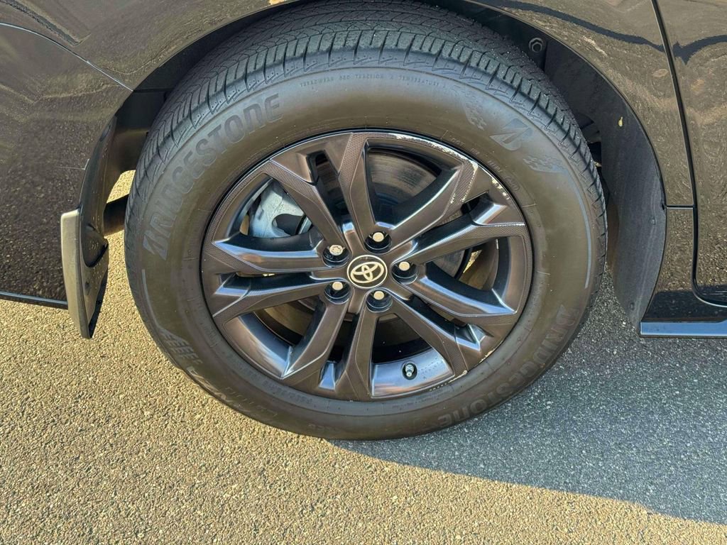 Used 2024 Toyota Sienna XSE w/ XSE Plus Package image 10