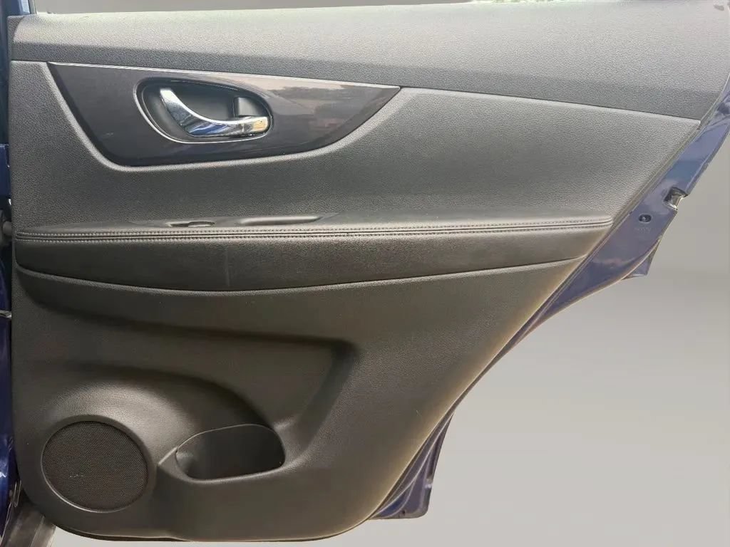 Used 2018 Nissan Rogue S FWD image 27