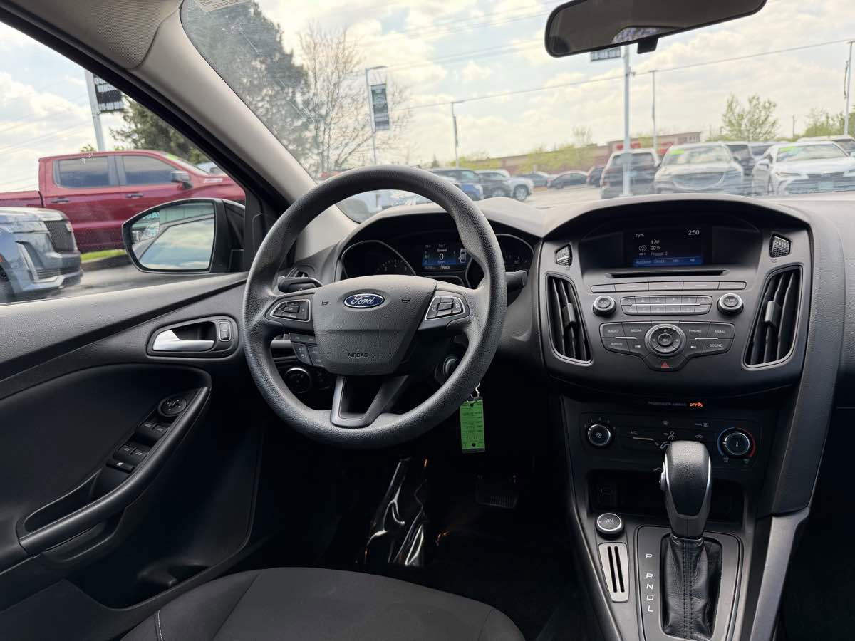 Used 2017 Ford Focus SE FWD image 16