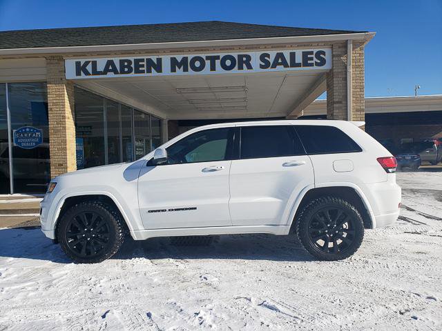 Used 2020 Jeep Grand Cherokee Altitude image 2