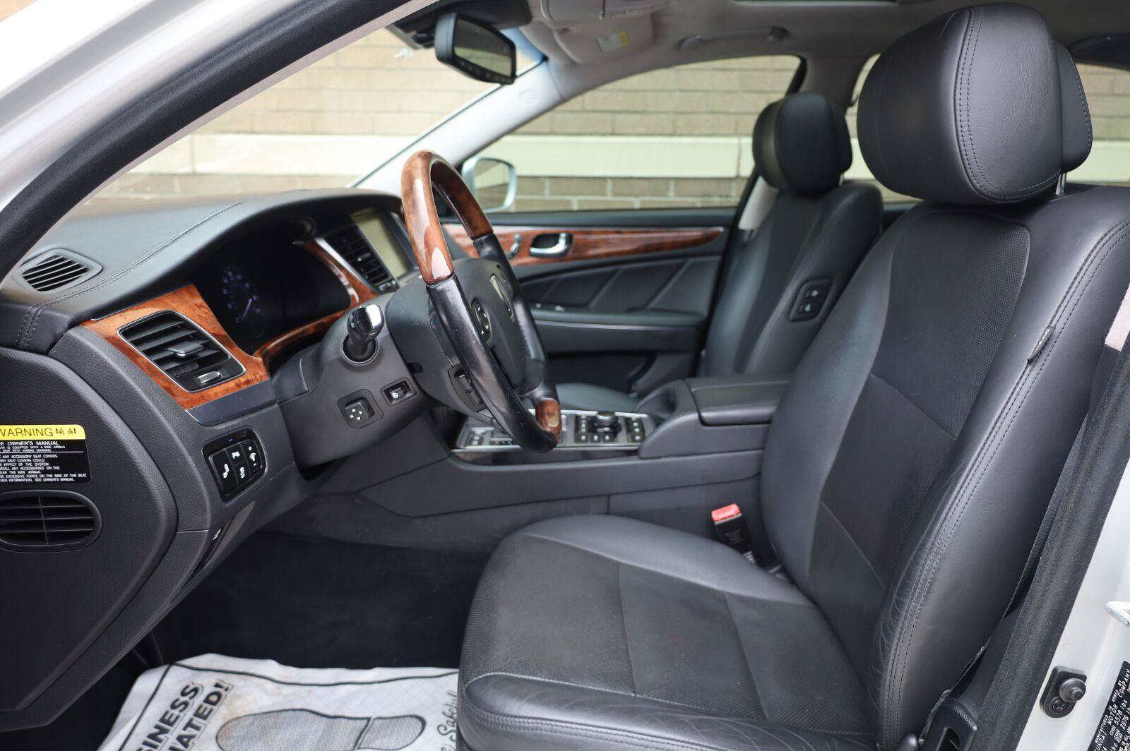 Used 2015 Hyundai Equus Signature RWD image 14