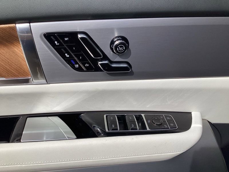 New 2026 Cadillac Vistiq Luxury w/ LPO, Floor Liner Package image 15