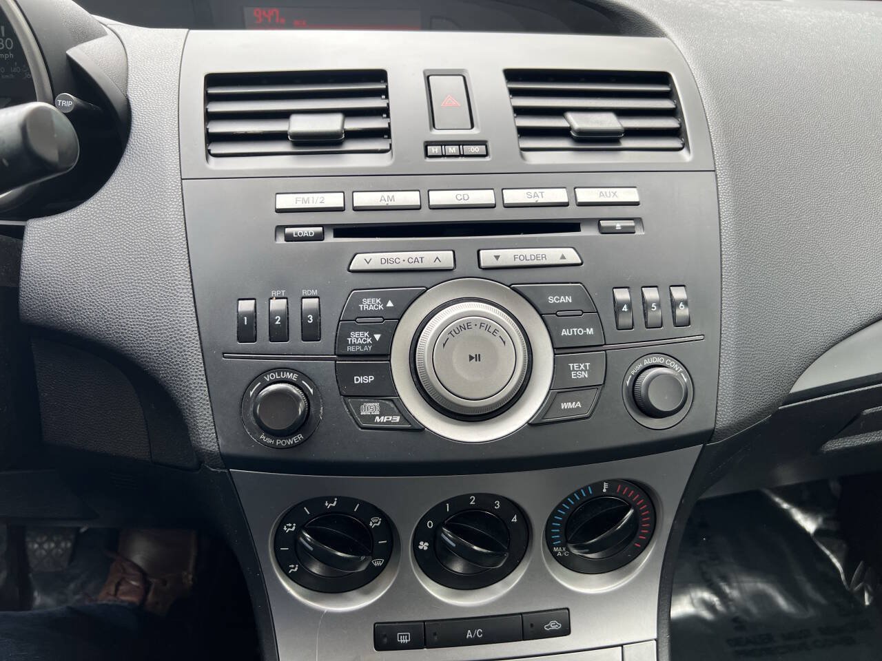 Used 2010 MAZDA MAZDA3 i Sport FWD image 16