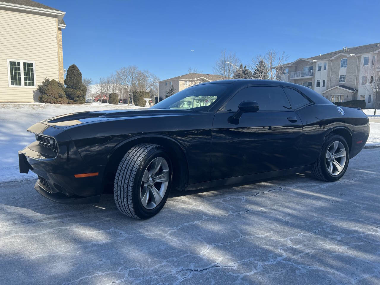 Used 2018 Dodge Challenger SXT image 9