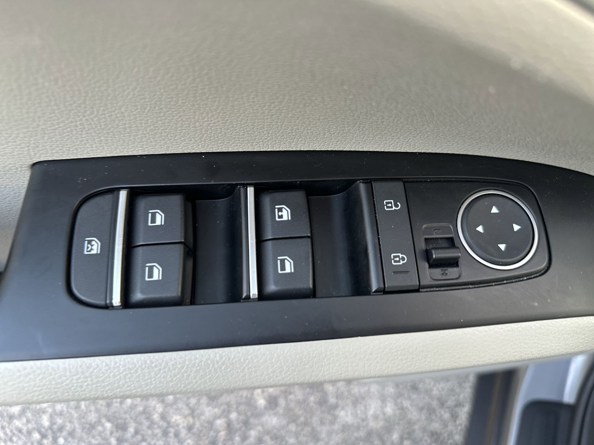 Certified 2025 Kia Soul LX FWD image 15