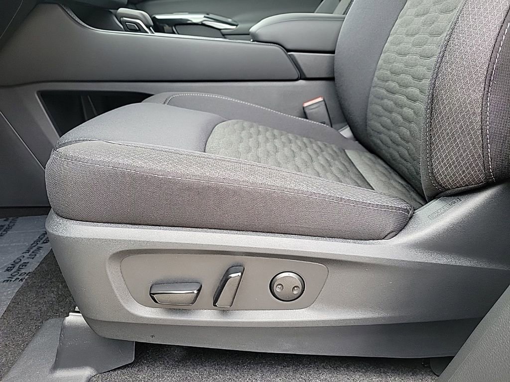 New 2026 Nissan Pathfinder SV w/ SV Premium Package AWD/4WD image 17