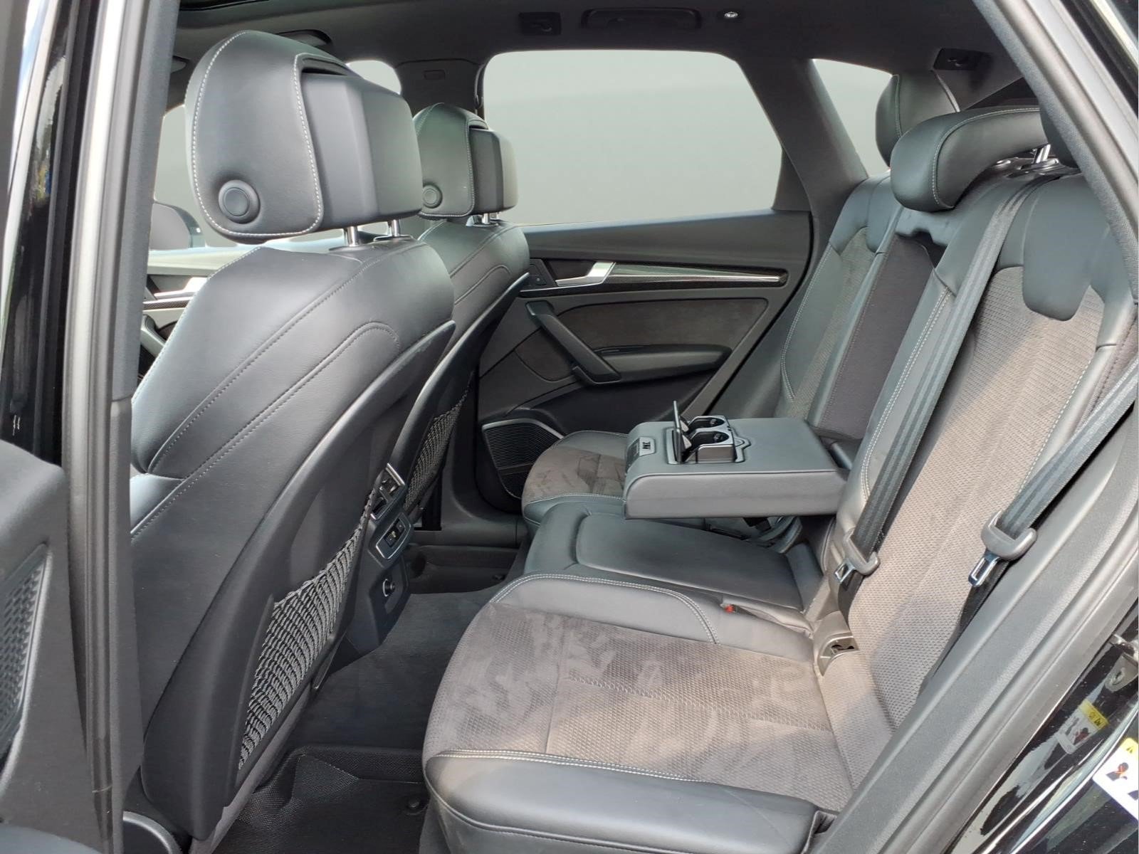 Used 2018 Audi SQ5 Premium Plus w/ S Sport Package AWD/4WD image 27
