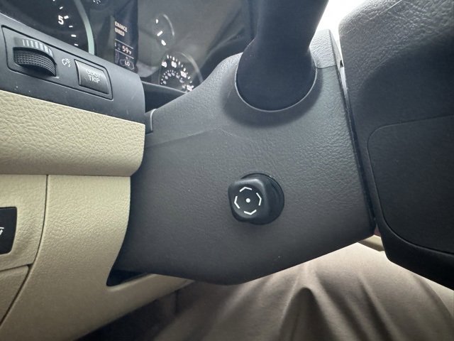 Used 2015 Lexus LX 570 4WD image 26