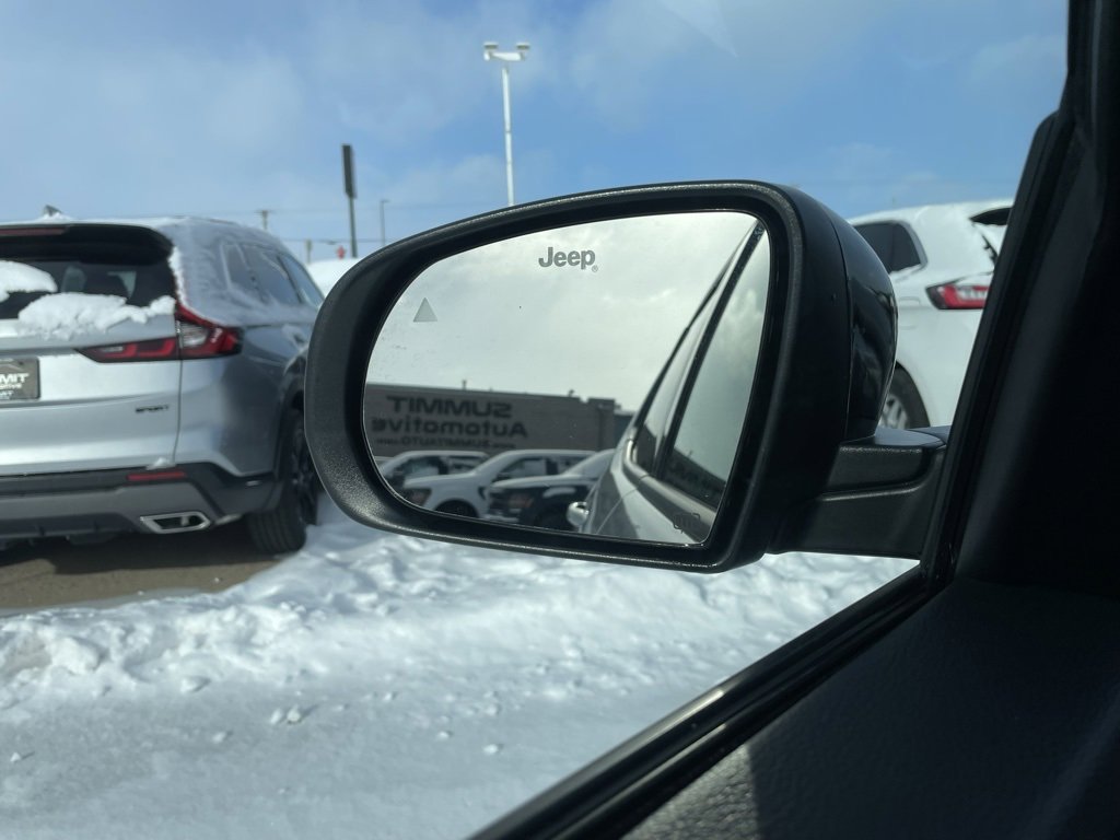 Used 2024 Jeep Compass Latitude image 35