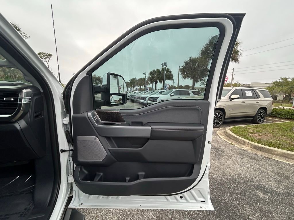 Used 2024 Ford F350 Lariat w/ FX4 Off-Road Package image 27