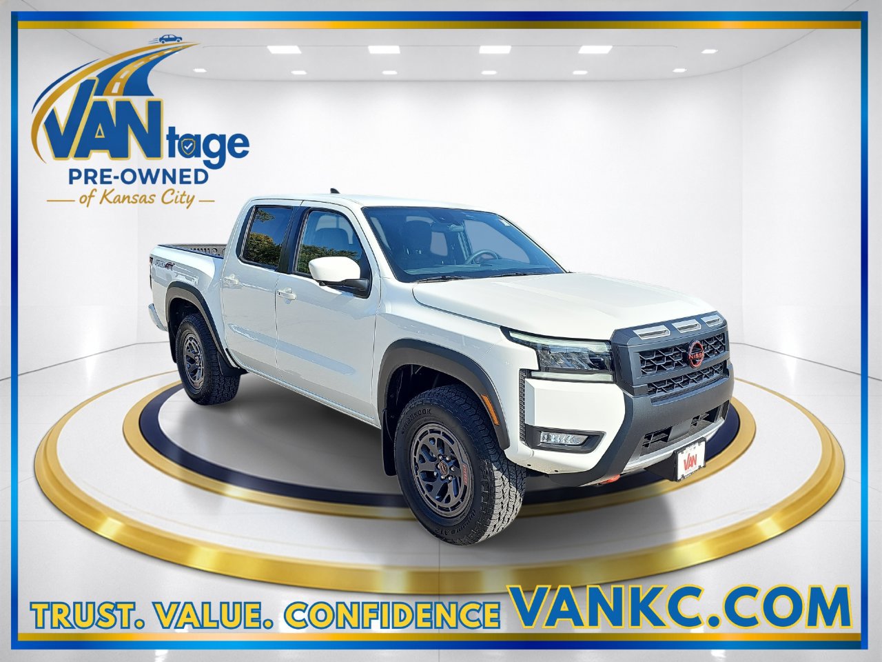 Used 2026 Nissan Frontier PRO-4X w/ Pro-4x Convenience Package AWD/4WD image 3