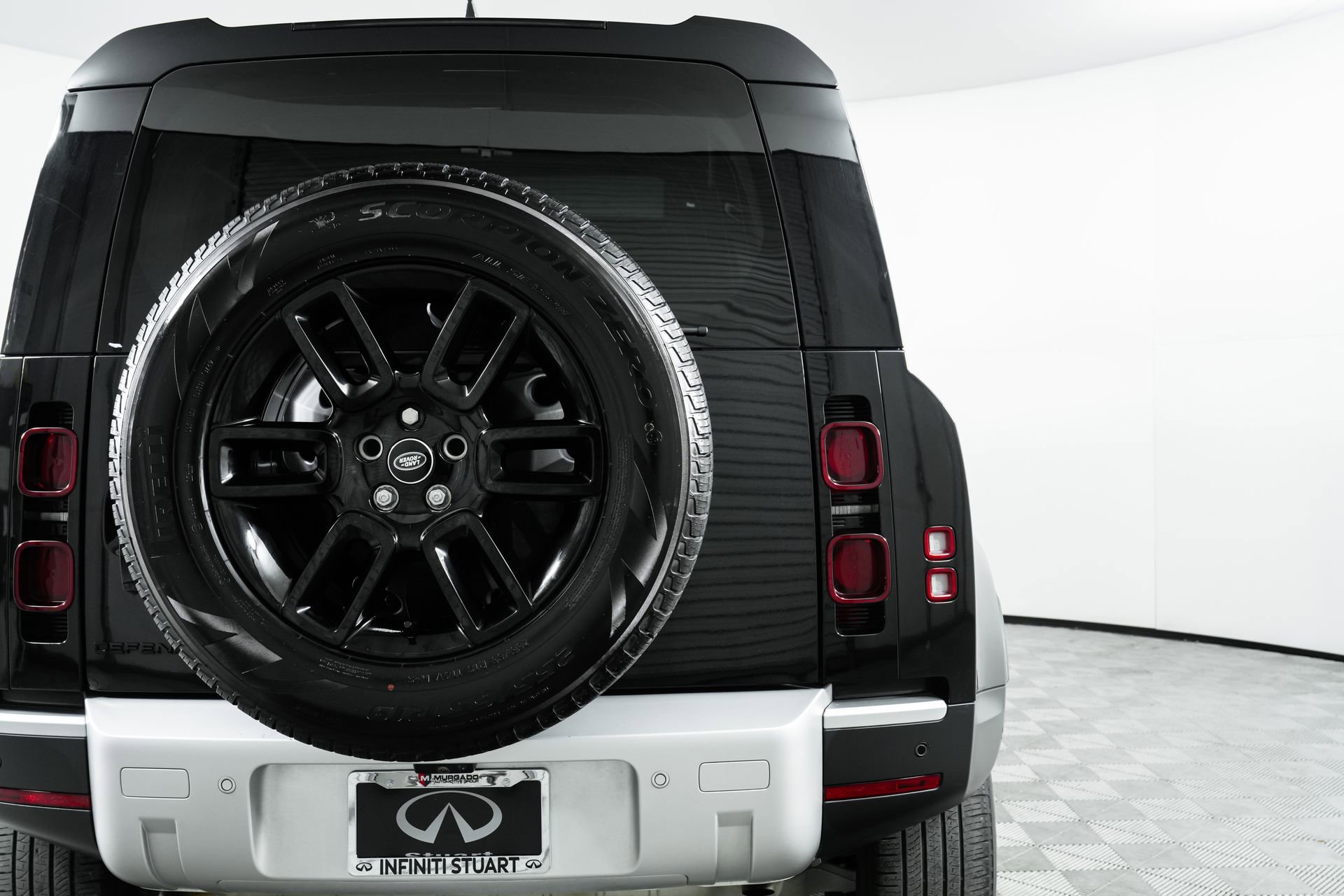 Used 2025 Land Rover Defender 110 S image 58