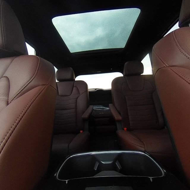 Used 2024 Kia Telluride SX Prestige image 32