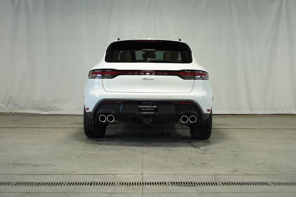 Certified 2026 Porsche Macan AWD/4WD image 6