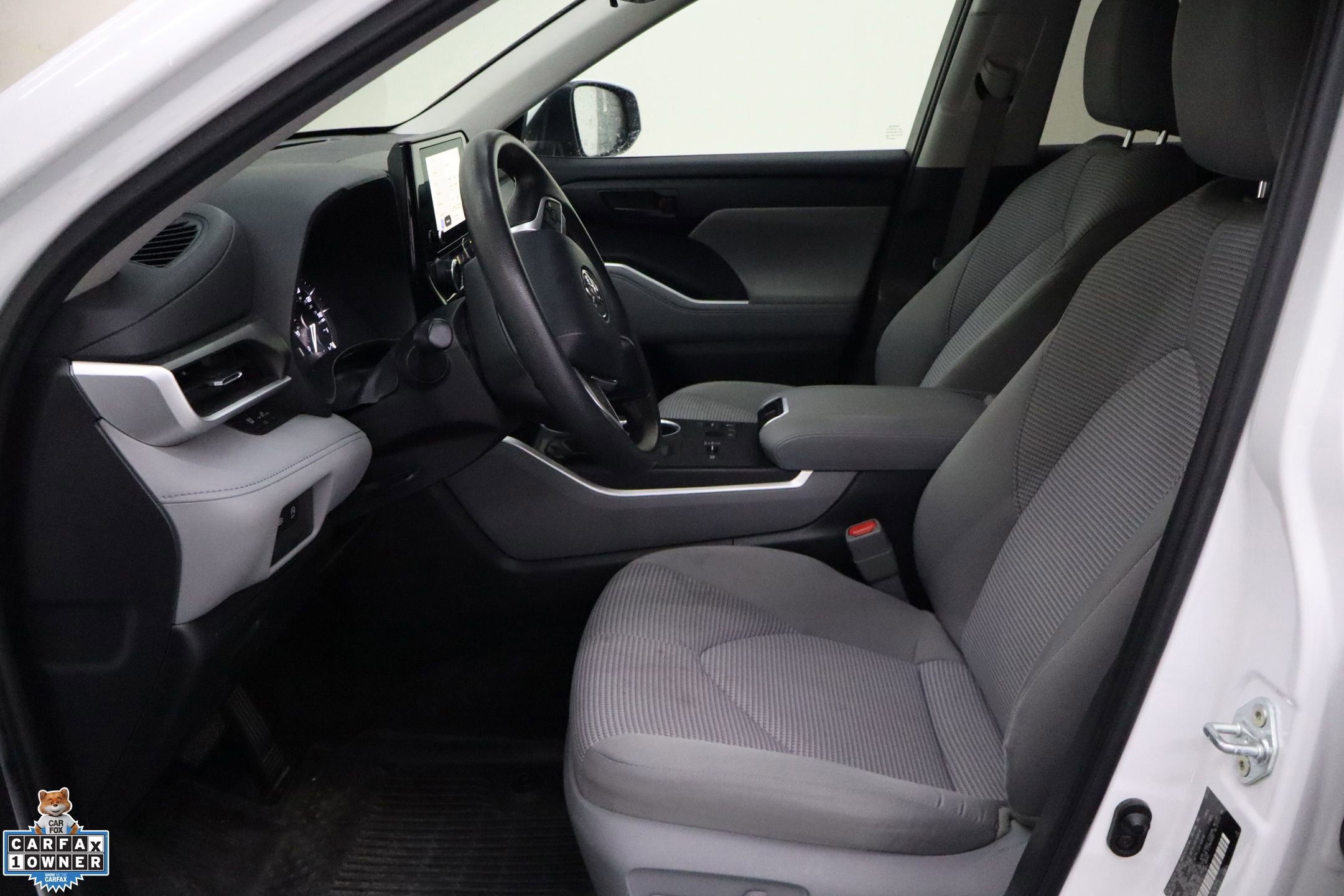 Used 2023 Toyota Highlander L image 14