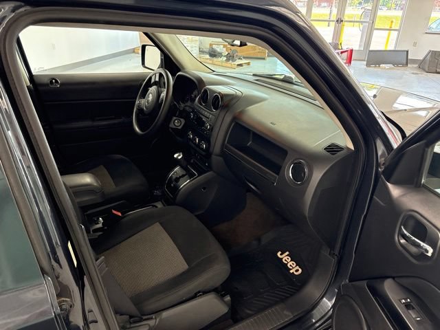 Used 2014 Jeep Patriot Sport w/ Power Value Group AWD/4WD image 18