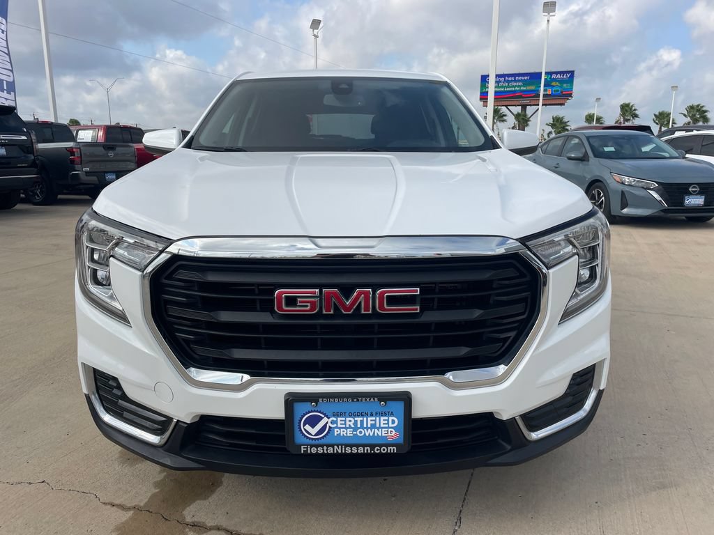 Used 2024 GMC Terrain SLE w/ LPO, Floor Liner Package FWD image 8