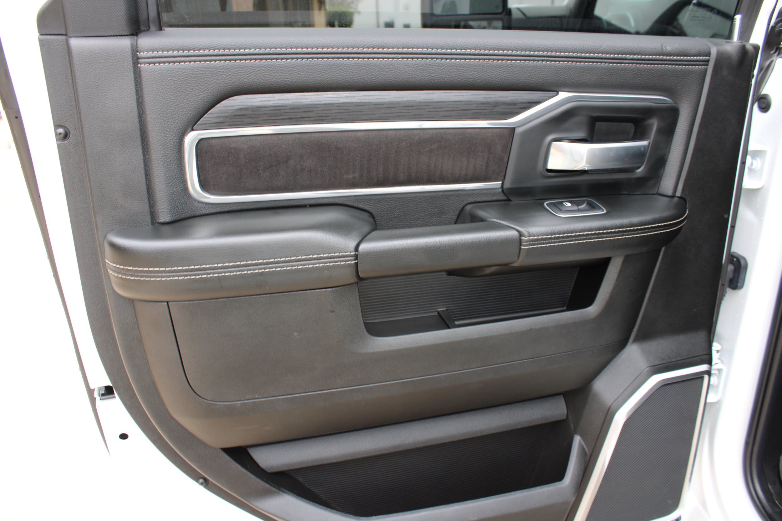 Certified 2023 RAM 3500 Laramie AWD/4WD image 20