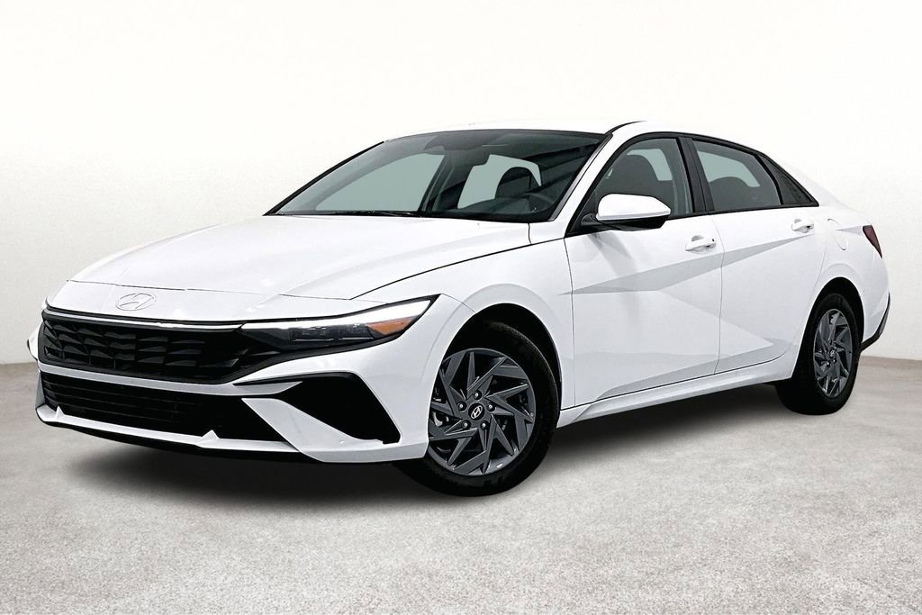 Used 2026 Hyundai Elantra Blue image 14